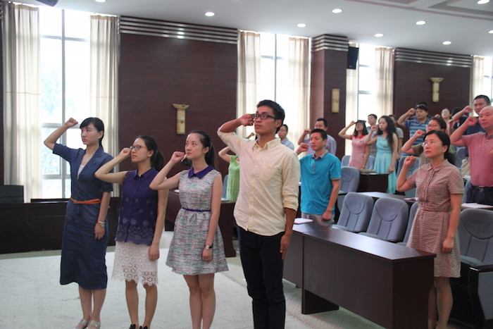 4新党员 预备党员庄严宣誓.JPG