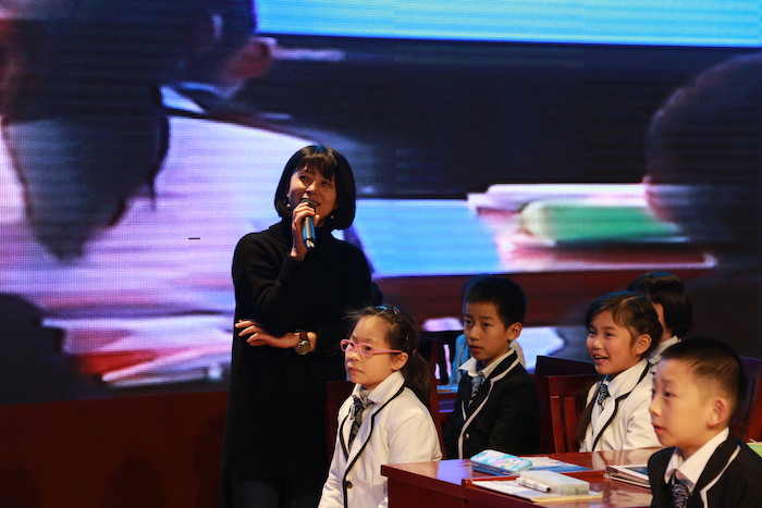 成都师范银都小学钟敏老师执教《每个人都有一轮月亮》.JPG