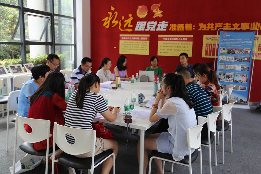 调整大小 8-初二年级组研讨.JPG