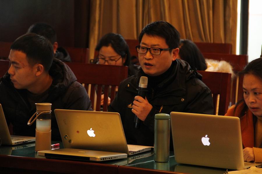 调整大小 6.历史组子课题负责人张力生老师作阶段总结.JPG