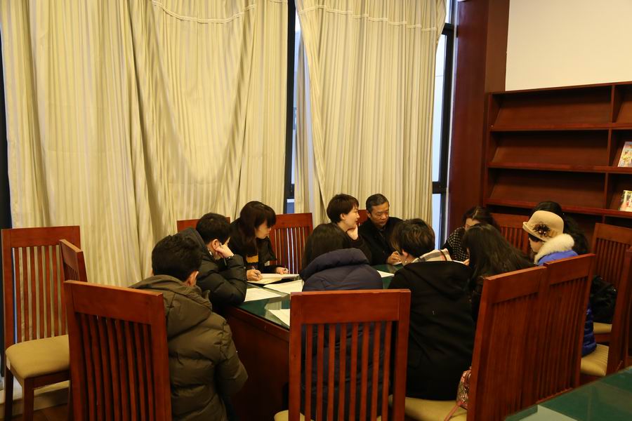 调整大小 4初二年级家委会参与讨论.JPG